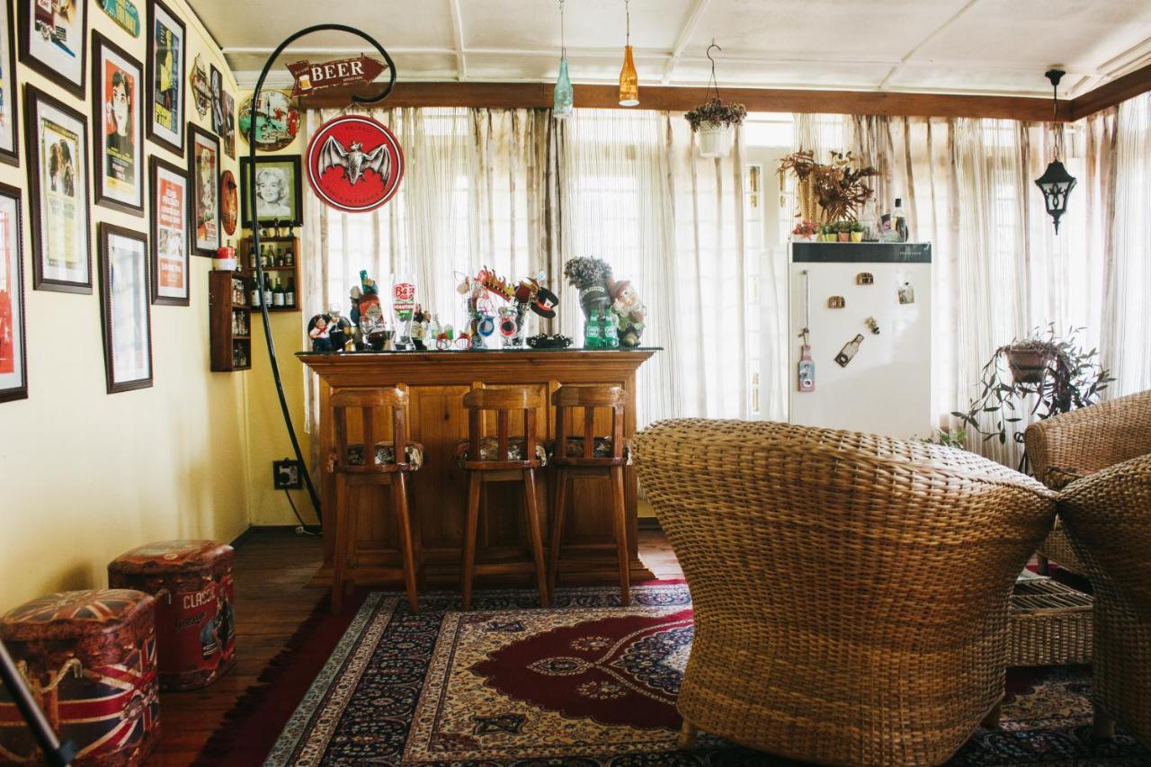Rock Cliff Home Stay Шиллонг Екстер'єр фото