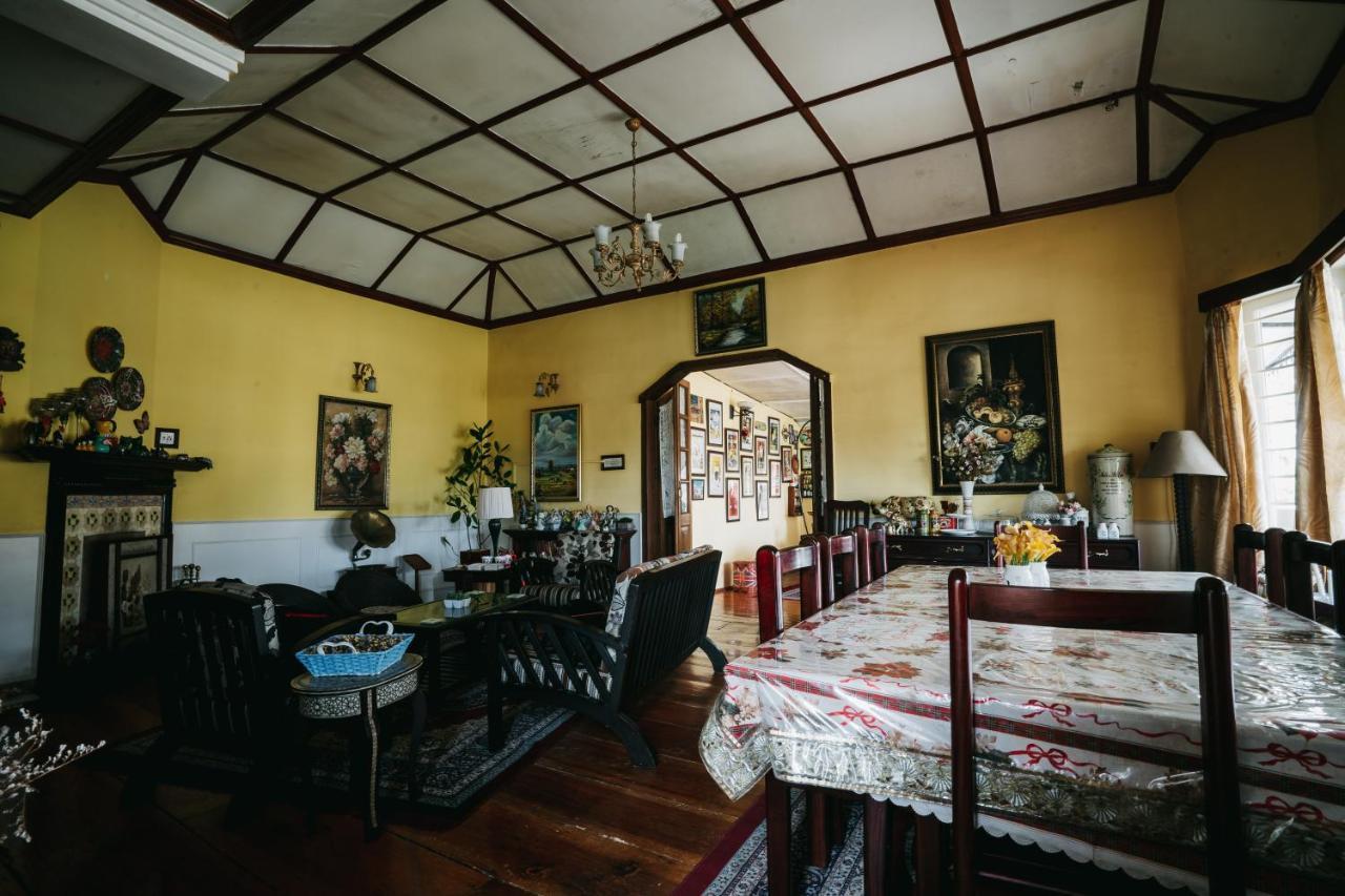 Rock Cliff Home Stay Шиллонг Екстер'єр фото