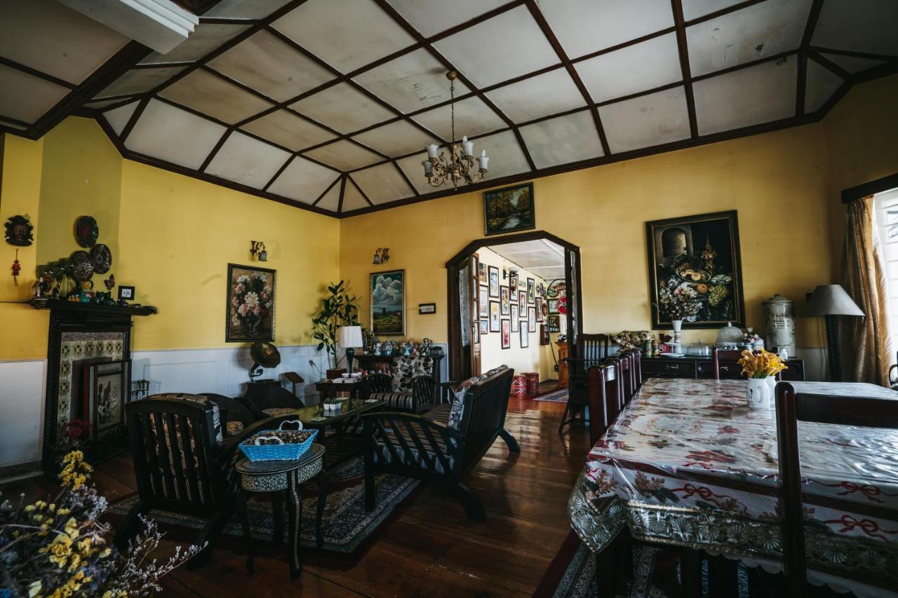 Rock Cliff Home Stay Шиллонг Екстер'єр фото