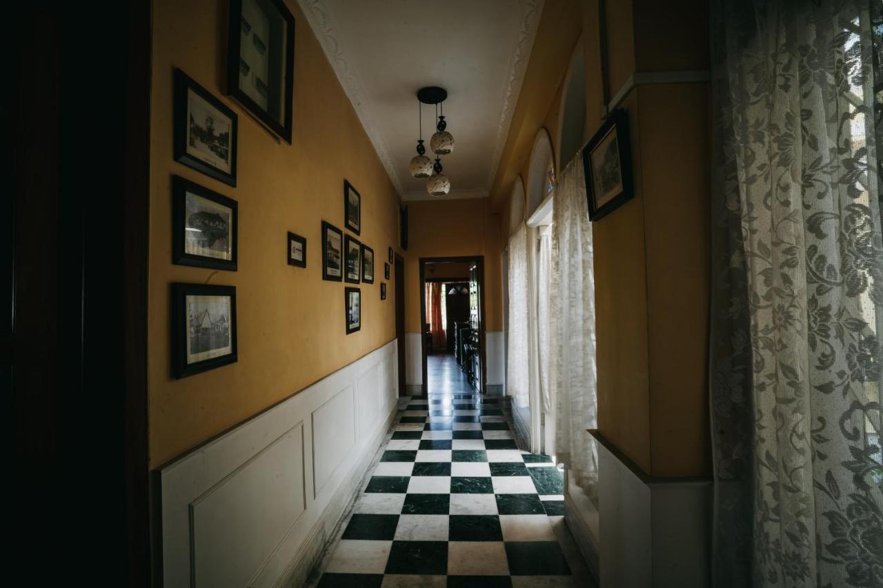 Rock Cliff Home Stay Шиллонг Екстер'єр фото