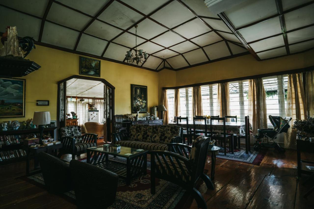 Rock Cliff Home Stay Шиллонг Екстер'єр фото