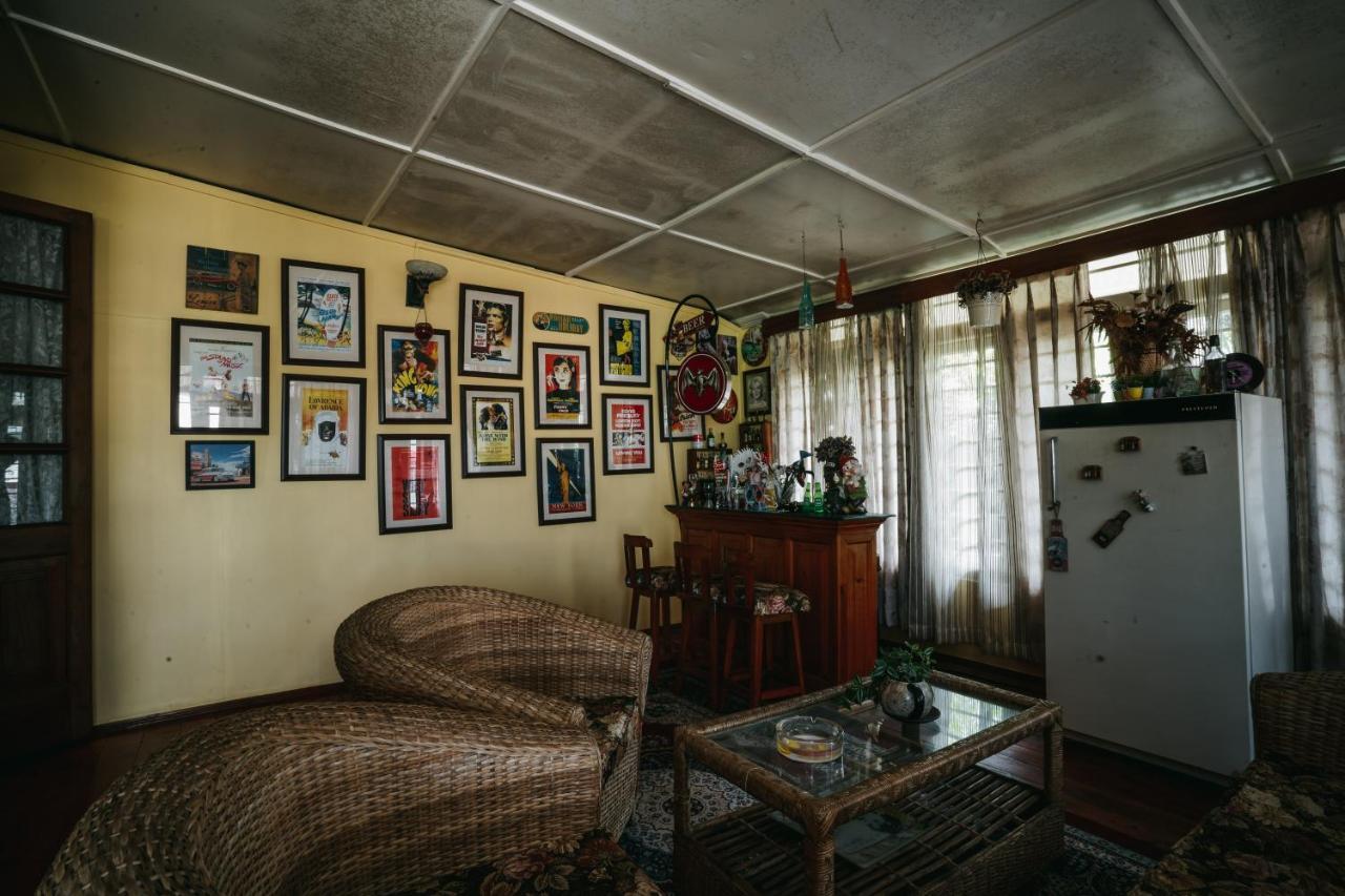 Rock Cliff Home Stay Шиллонг Екстер'єр фото