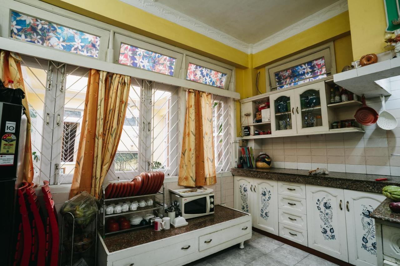 Rock Cliff Home Stay Шиллонг Екстер'єр фото