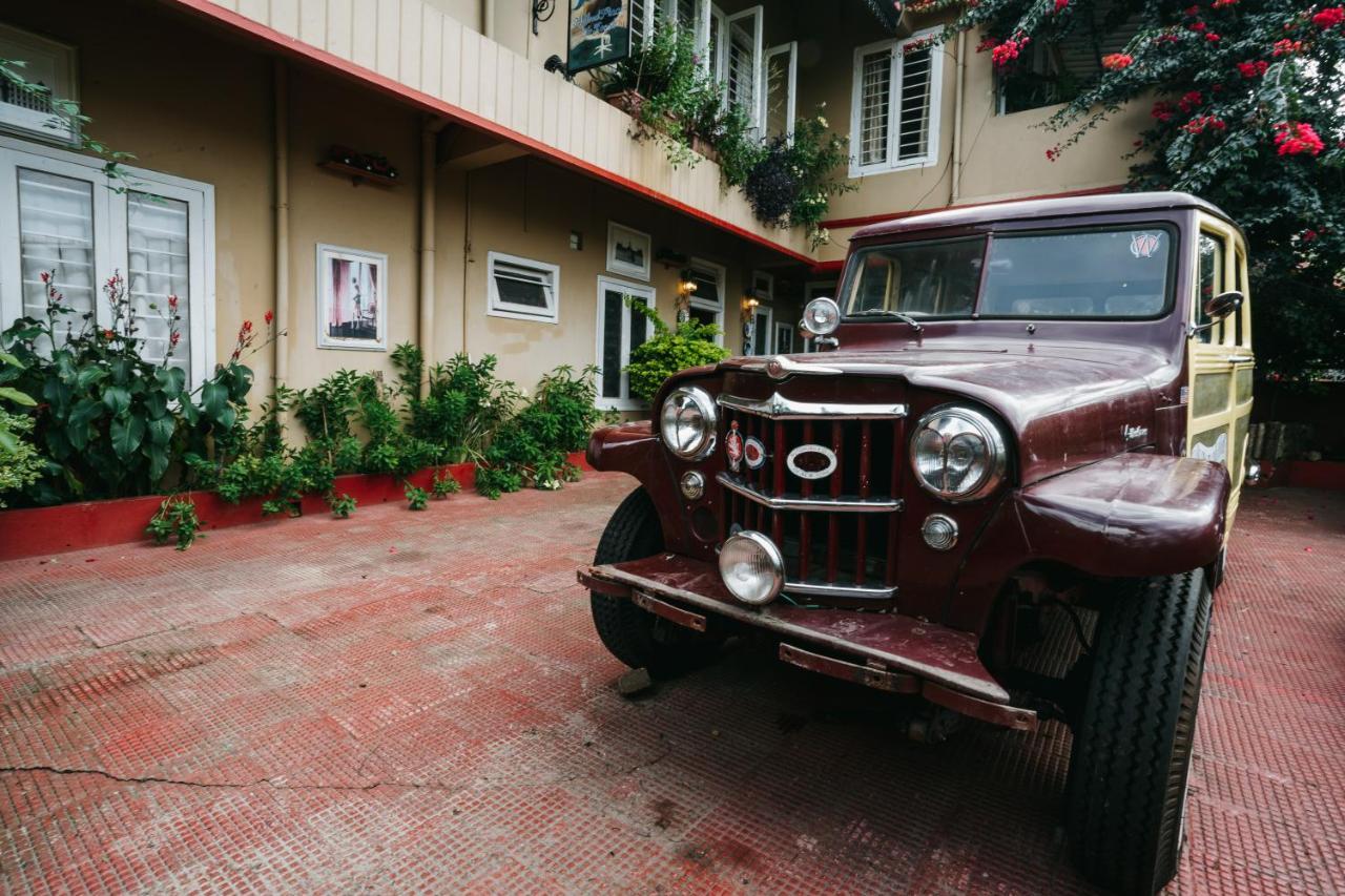 Rock Cliff Home Stay Шиллонг Екстер'єр фото
