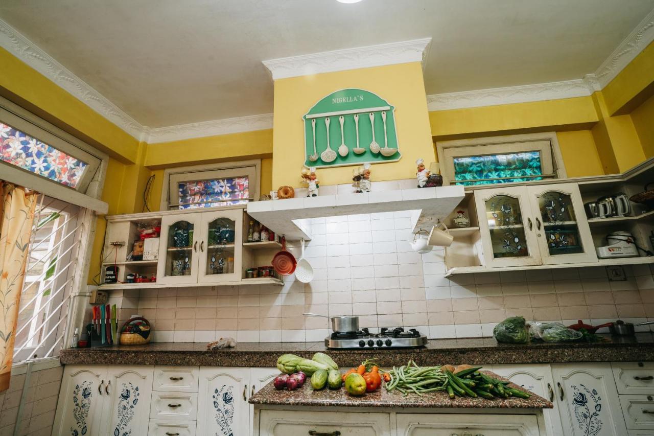Rock Cliff Home Stay Шиллонг Екстер'єр фото