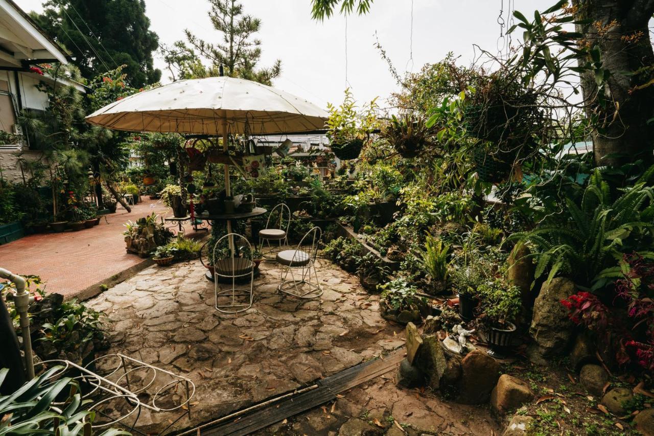 Rock Cliff Home Stay Шиллонг Екстер'єр фото